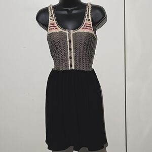 Rachel Roy black pink tan tank top sweater mini dress size medium.